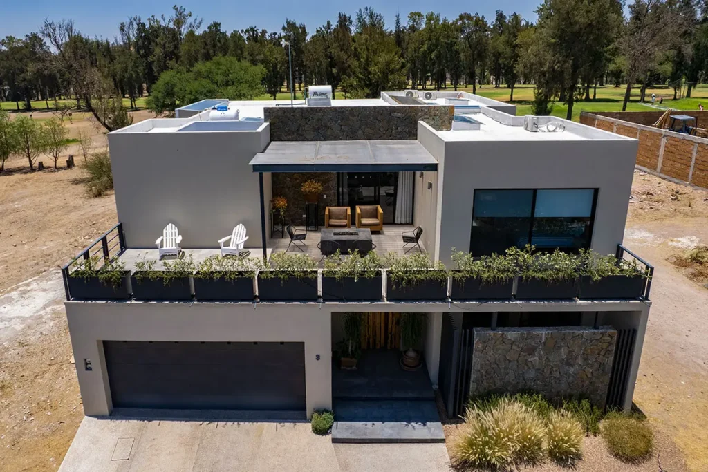 Modern home with golf course frontage at Club de Golf Malanquin San Miguel de Allende
